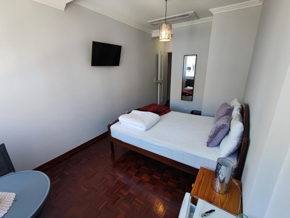 With Ac In Penha De Franca, Guest house Lisbon