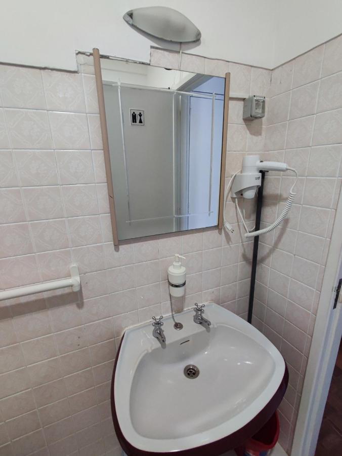 Guest house With Ac In Penha De Franca, Lisbon