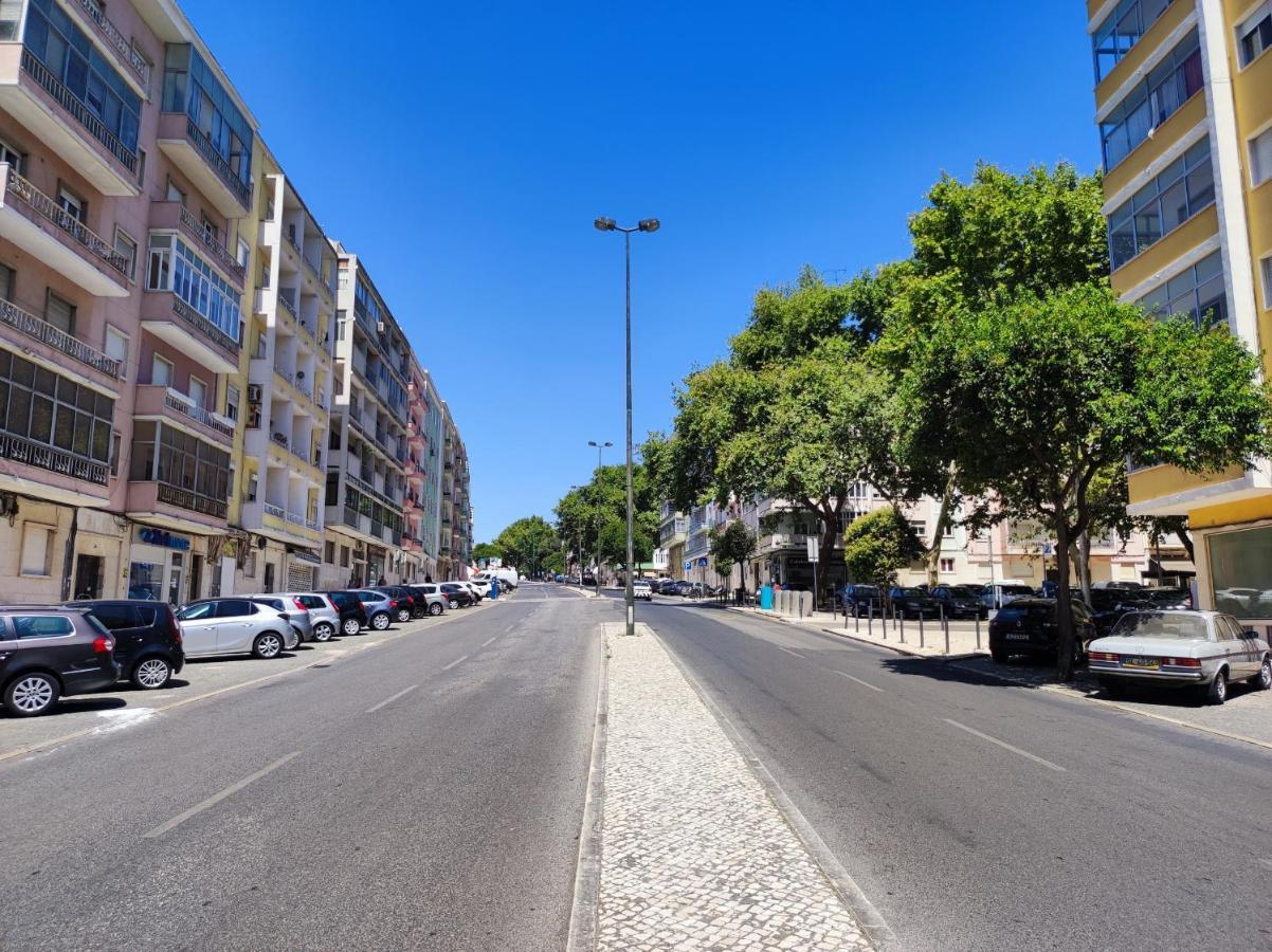 Guest house With Ac In Penha De Franca, Lisbon